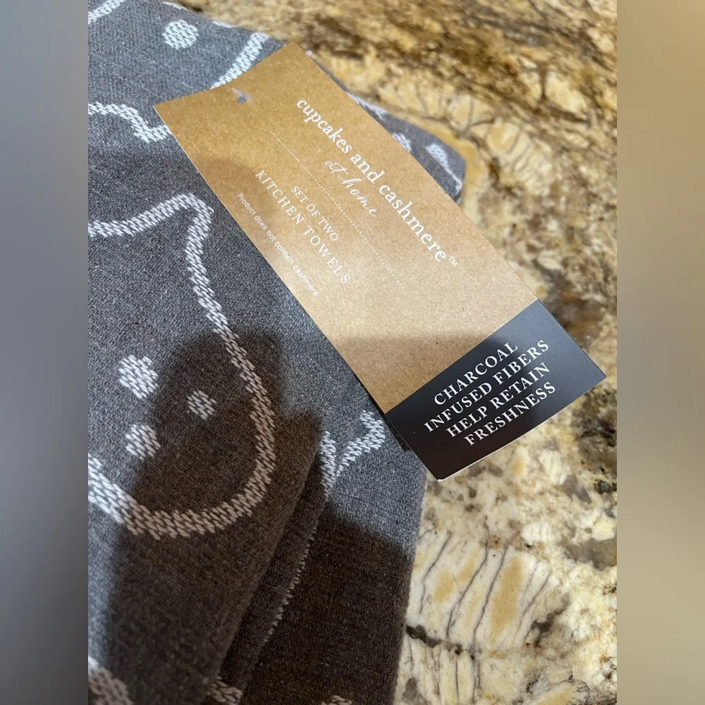 Cupcakes and Cashmere charcoal infused pumpkins kitchen towel set - Brand new!